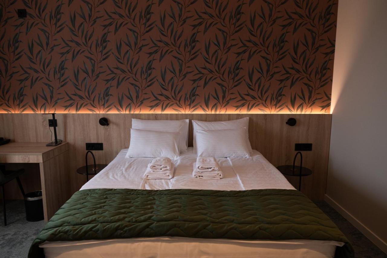Hotel Gracian Szávaszentdemeter Kültér fotó