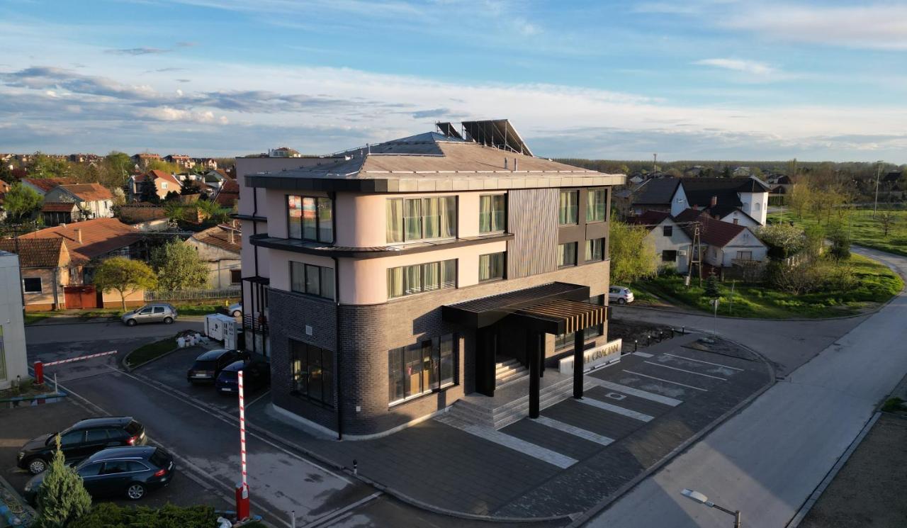 Hotel Gracian Szávaszentdemeter Kültér fotó