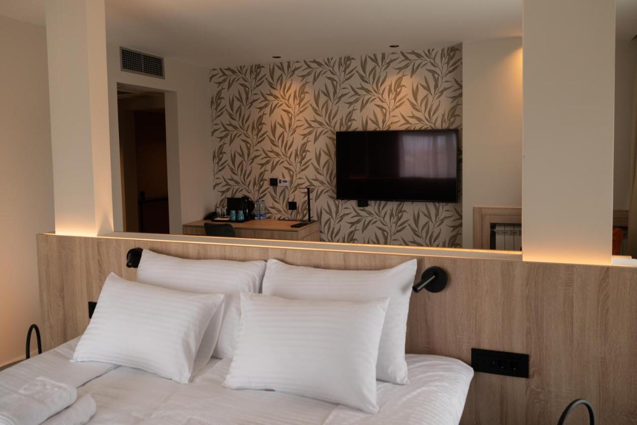 Hotel Gracian Szávaszentdemeter Kültér fotó