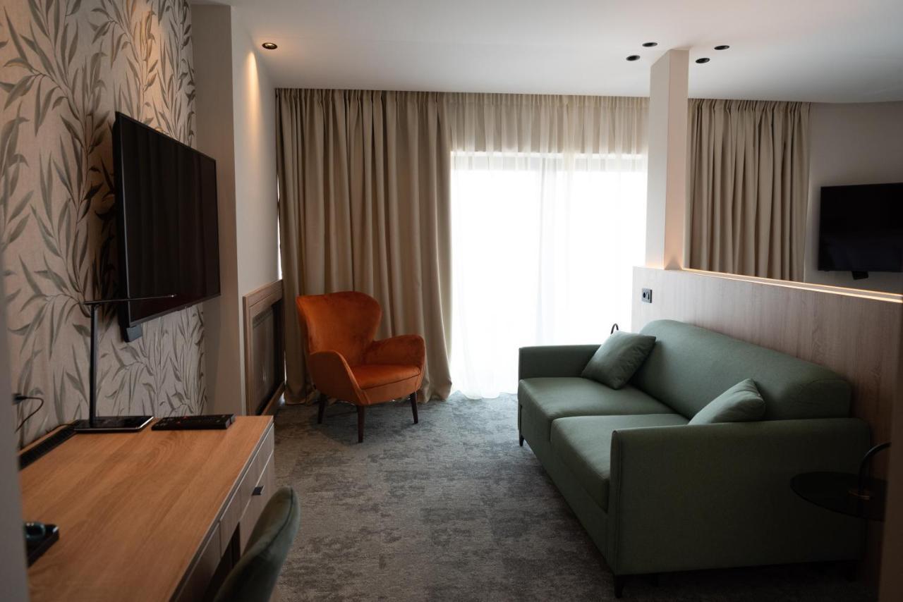Hotel Gracian Szávaszentdemeter Kültér fotó